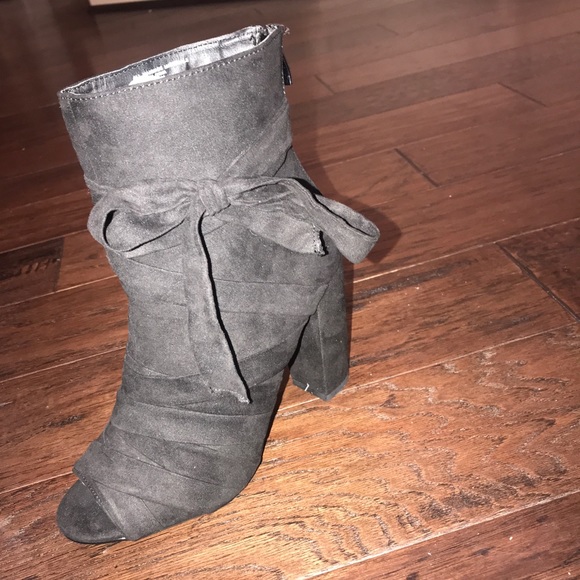 Black booties - Picture 3 of 6